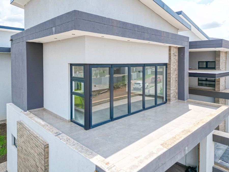 6 Bedroom Property for Sale in Gateway Manor North West